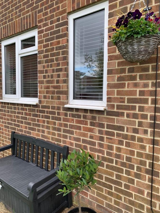 Cosy Studio Apartment Waterlooville Extérieur photo