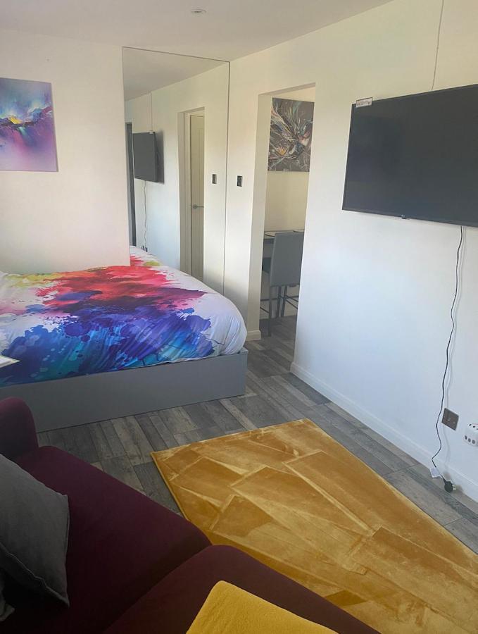 Cosy Studio Apartment Waterlooville Extérieur photo