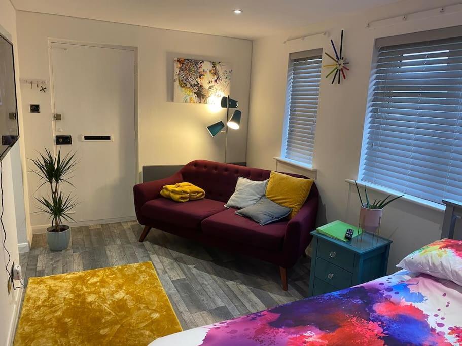 Cosy Studio Apartment Waterlooville Extérieur photo